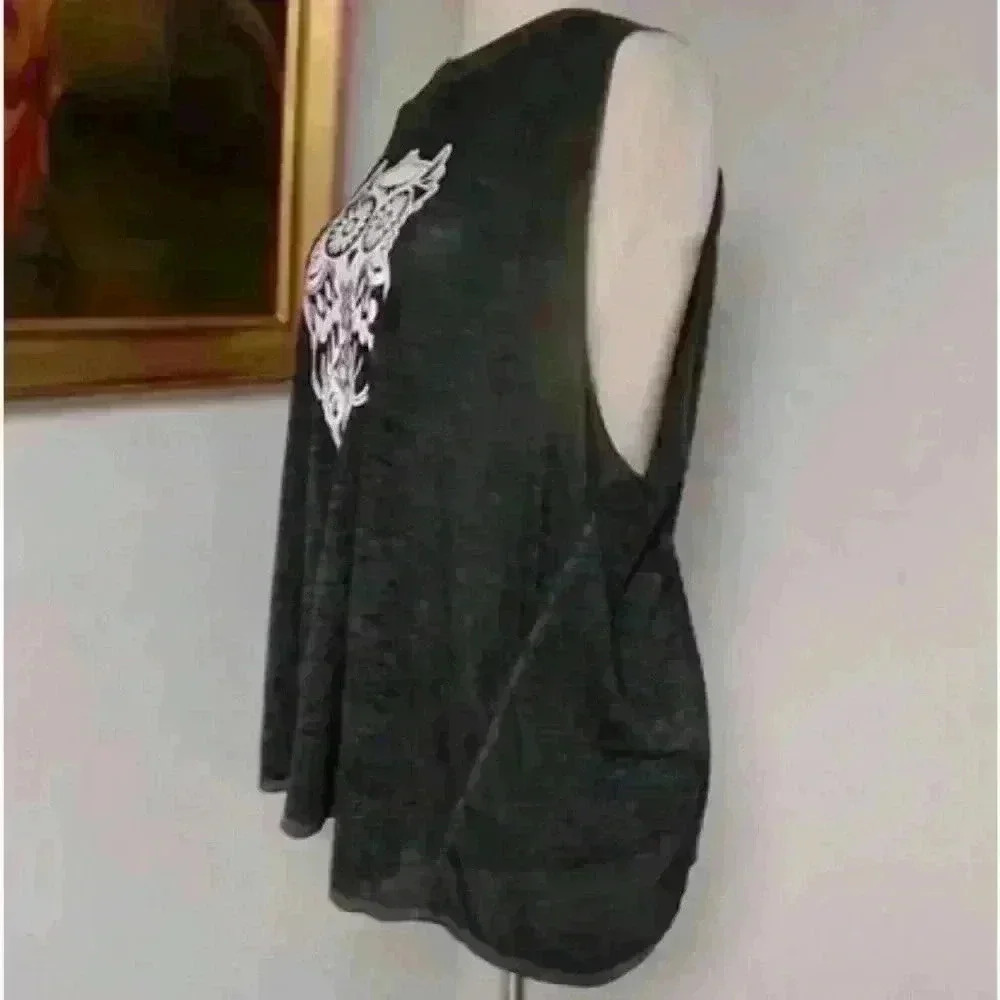 Gray Tank with Owl graphics Size Large Juniors No Boundaries